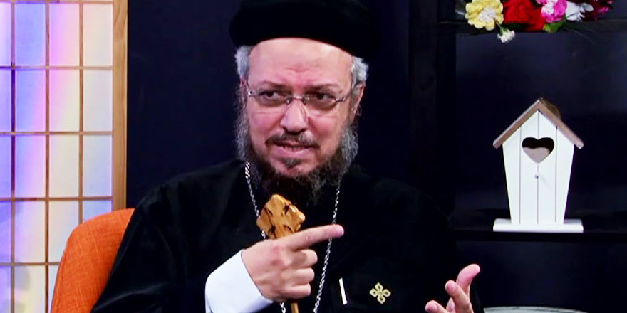 Kıpti rahip: Eşi açık açık saçık giyinen koca Tanrı'ya hesap verecek