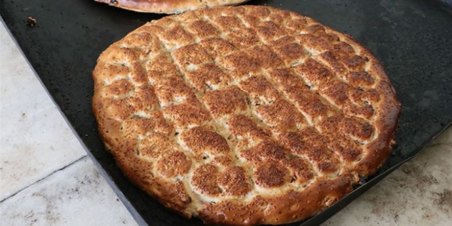 Tokat çöreği ramazan sofralarını süslüyor