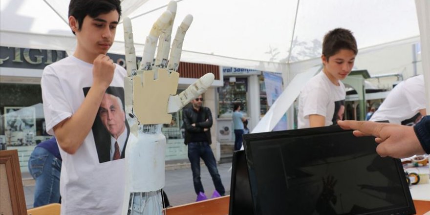 Öğrenciler robotik kol tasarladı
