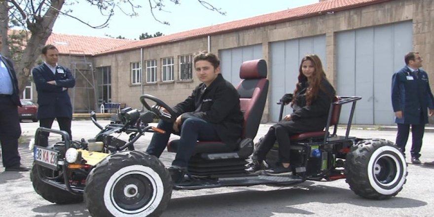 Kayserili öğrencilerden elektrikli araba