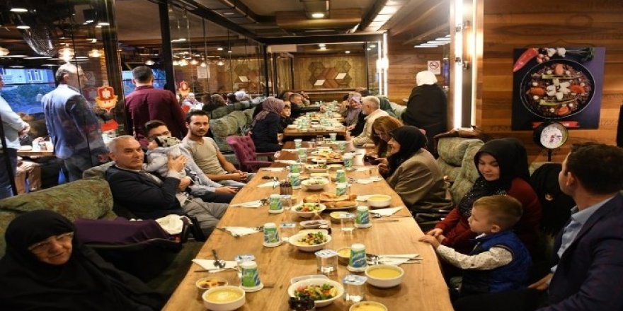 İnegöl'de şehit ve gazi aileleri iftarda buluştu