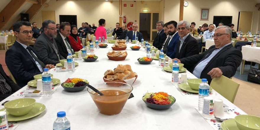 Rotterdam İslam Üniversitesi’nin (IUR) geleneksel iftar programı yapıldı