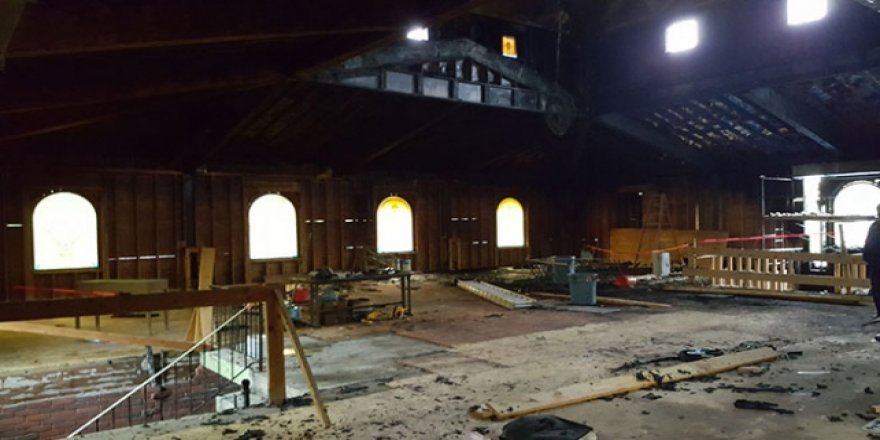 ABD'de kundaklanan camide hasar büyük