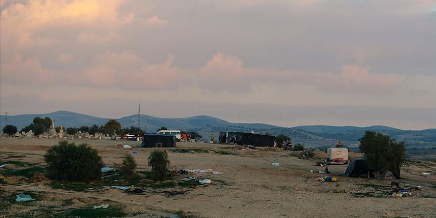 İşgalci İsrail aynı köye 146 kez saldırdı