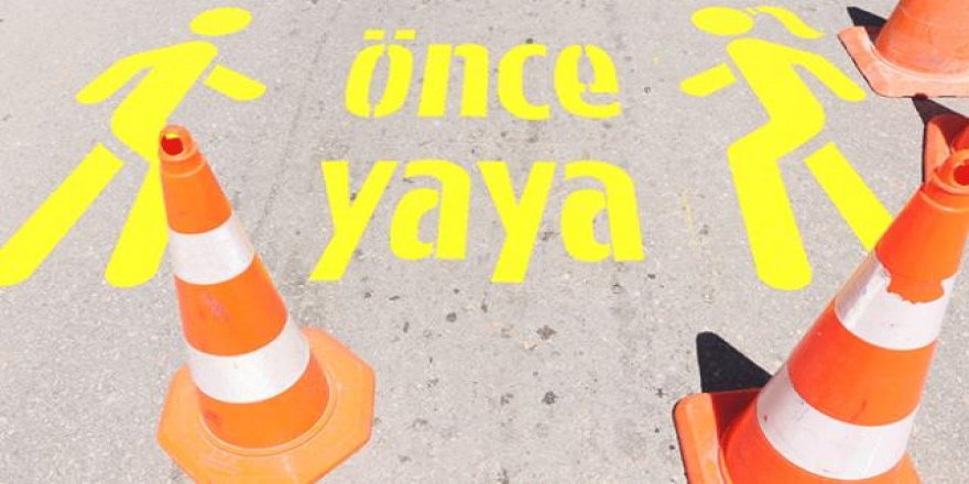 Sürücüleri yaya geçitlerinde "yaya figürleri" karşılayacak