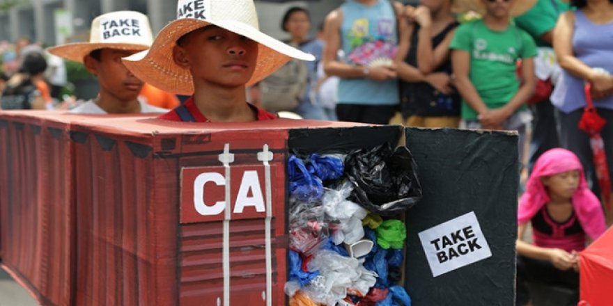 Filipinler ile Kanada arasındaki çöp krizi büyüyor