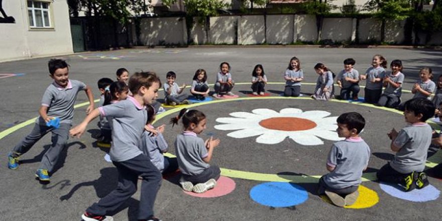 Tarihi ilçede geleneksel sokak oyunları yaşatılıyor