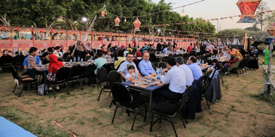 TİKA'dan Mısır'da iftar programı