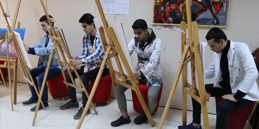 Türkiye'de 300 adet gençlik merkezi var