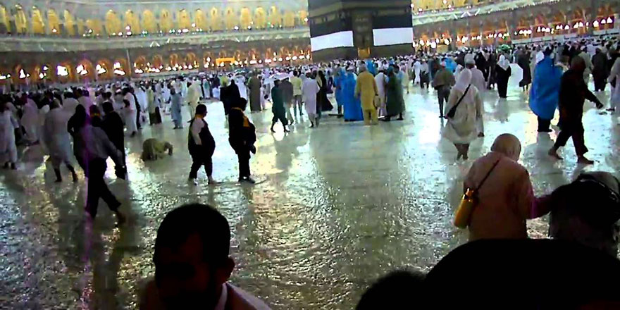 Kabe'de yağmur altında tavaf
