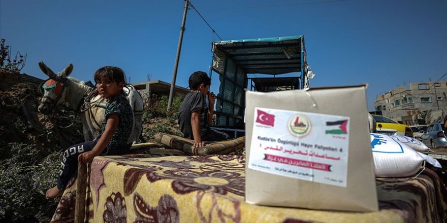 Gazzeli aileler gelen yardımla güldü