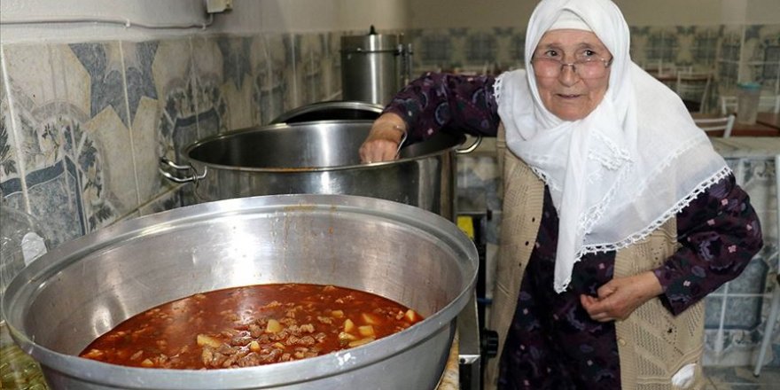 Bu köyde tek iftar sofrası kuruluyor