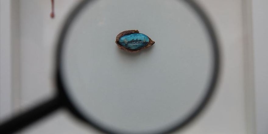 'İncir çekirdeğini dolduran adam' hünerlerini sergiledi