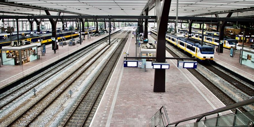 Hollanda'da ulaşım aksatan grev
