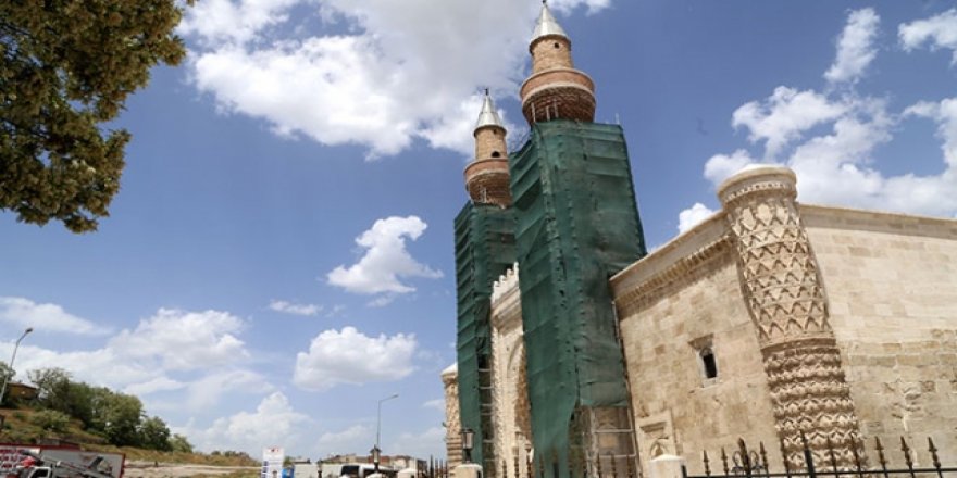 7 asırlık Gök Medrese ziyarete açıldı