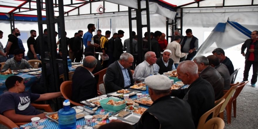 Dededen toruna bir asırdır süren ramazan geleneği