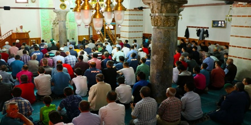 Tarihi camii bin yıldır Müslümanların hizmetinde
