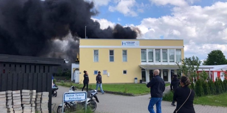 Danimarka'da camiye islamofobik saldırı