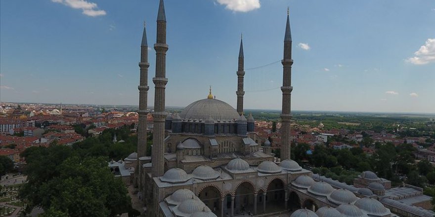 Selimiye'nin kurşunları elden geçiriliyor