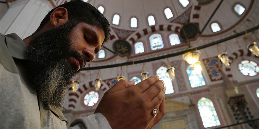 İtikafa girmek için yaklaşık 12 bin kilometreden İstanbul'a geldi