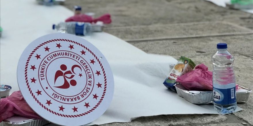 Genç ve Beytülmakdis Akademi Mescid-i Aksa'da 'Gönül Sofrası' kurdu