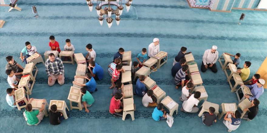 Çocuklar camilerde Kur'an ahlakıyla buluşacak