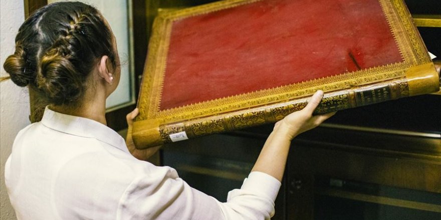 Nadir eserler, öğretim üyeleri ve öğrencilerin hizmetinde