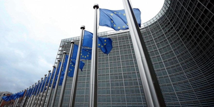 AB vize ücretlerini 80 avroya yükseltti