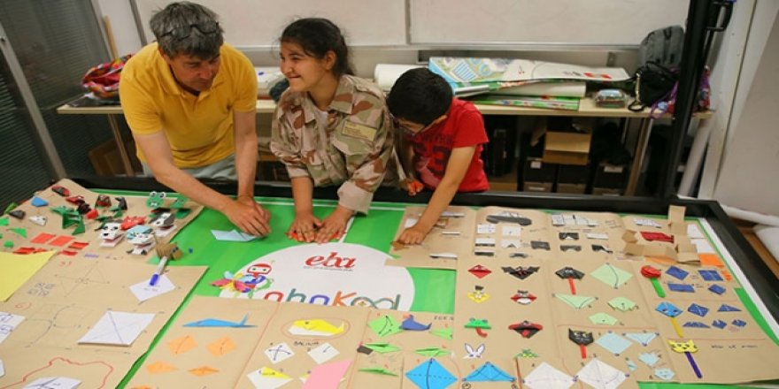 Özel çocuklar kodlamayı origamiyle öğreniyor