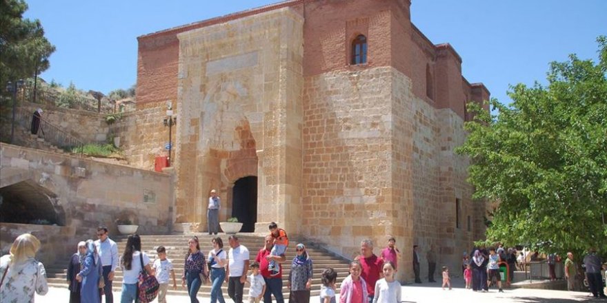 Eshab-ı Kehf'te bayram tatili yoğunluğu