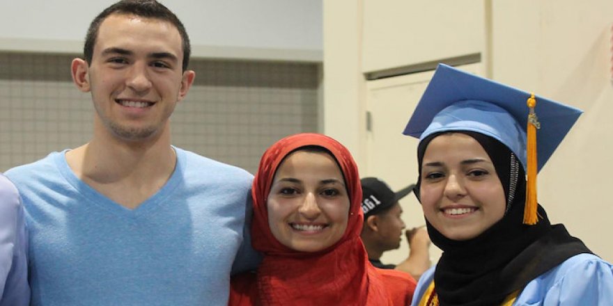 Üç genç Müslümanı öldüren katilin davası sürüyor