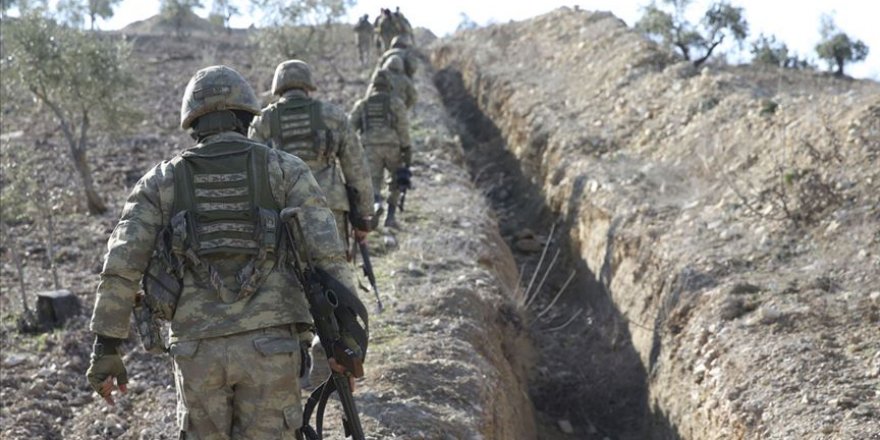 Saldırıda yaralanan asker şehit oldu