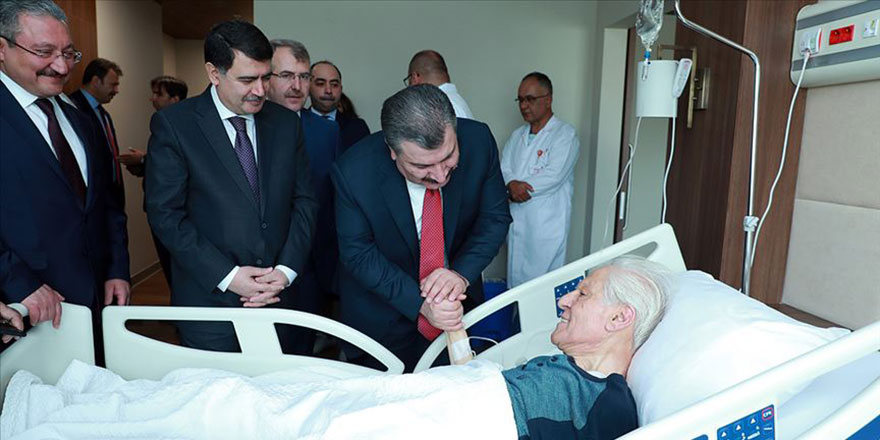 Bakan Koca'dan Nuri Pakdil'e ziyaret