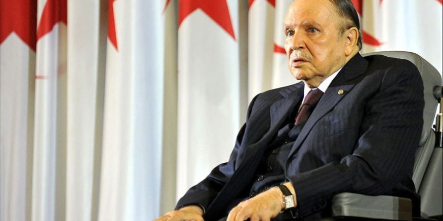 Cezayir'de Buteflika dönemini anlatan kitap tartışmalara yol açtı