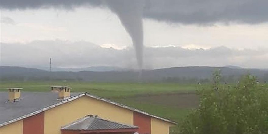 Kastamonu'da hortum tarım arazilerine zarar verdi
