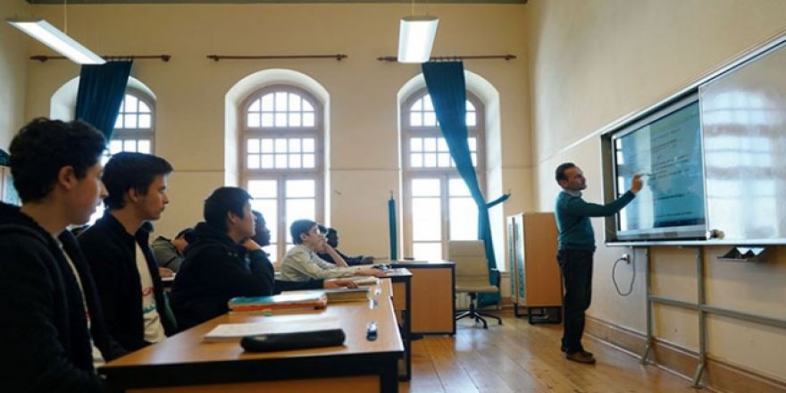 Liseliler değişim programıyla hem gezecek hem öğrenecek