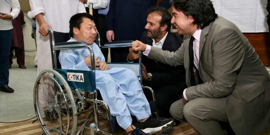 TİKA'dan Pakistanlı ihtiyaç sahiplerine 200 tekerlekli sandalye