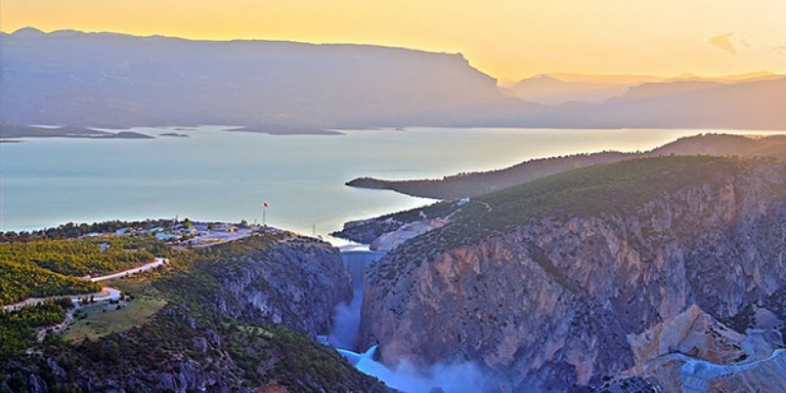 Türkiye'nin en yüksek ikinci barajından ekonomiye 1,5 milyar lira katkı