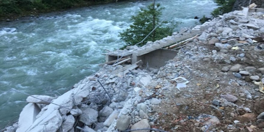 Fırtına Vadisi'ndeki kaçak yapılar yıkılıyor