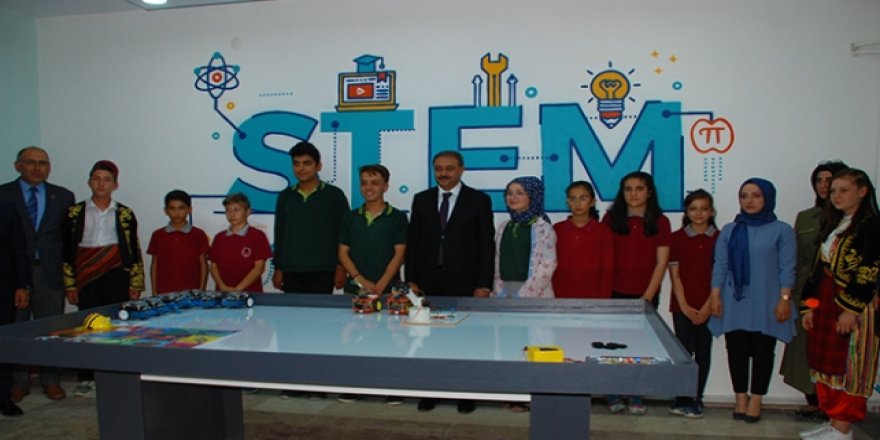 Karamanlı'da robotik kodlama atölyesi açıldı