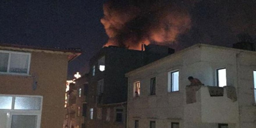Esenler'de 5 katlı binanın çatısında yangın çıktı
