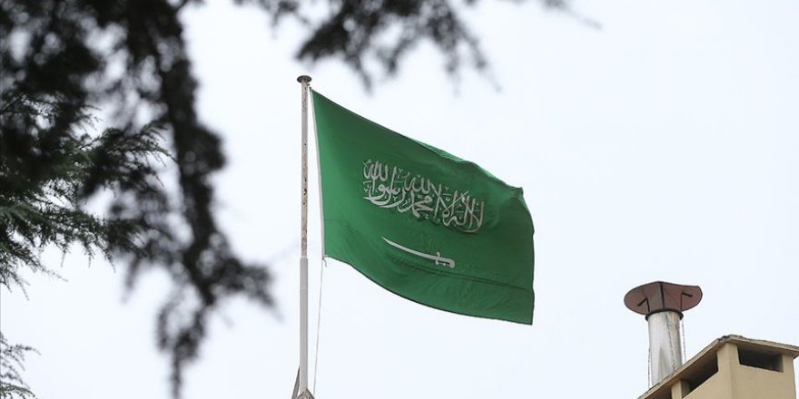 Husiler Suudi Arabistan'daki 2 havalimanına İHA ile saldırdı