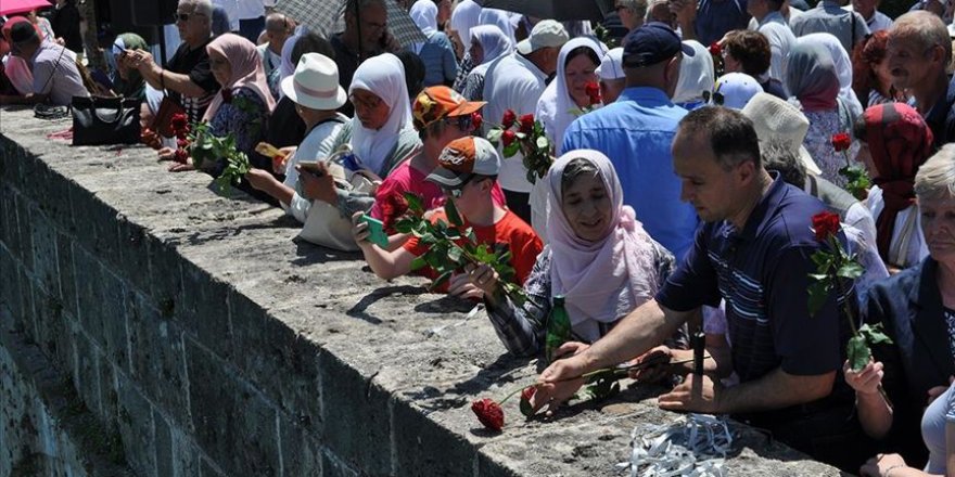 Vahşice katledilen 3 bin Boşnak anıldı