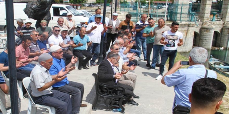 Dualar ile avlanmaya çıktılar