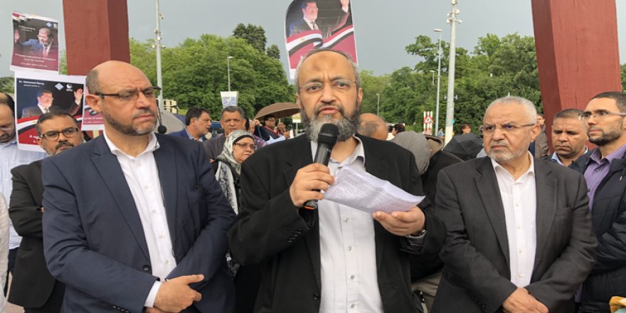 Hollanda'da kalabalıklardan Yüzyılın Anlaşması'na tepki