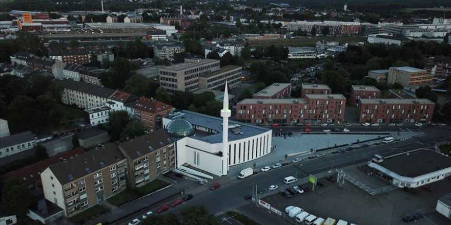 Almanya'da bir meydana 'Cami Meydanı' ismi verildi