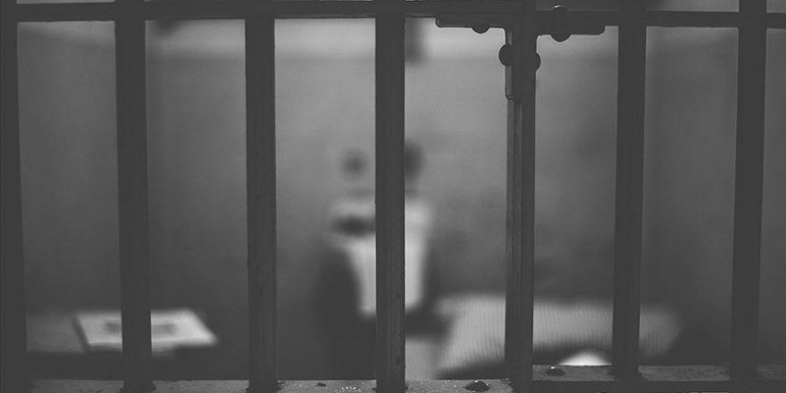 Suriye'de yüz binler rejimin işkence yuvalarında