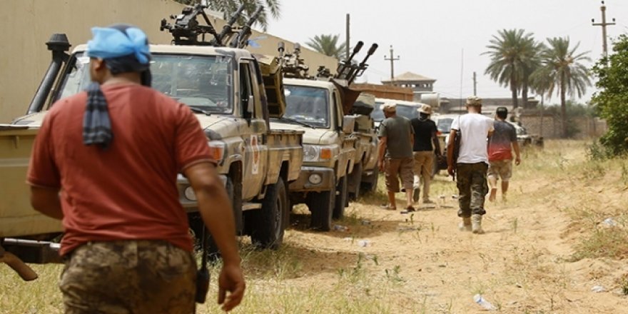 Libya'da Hafter güçleri Trablus'un güneyine çekildi