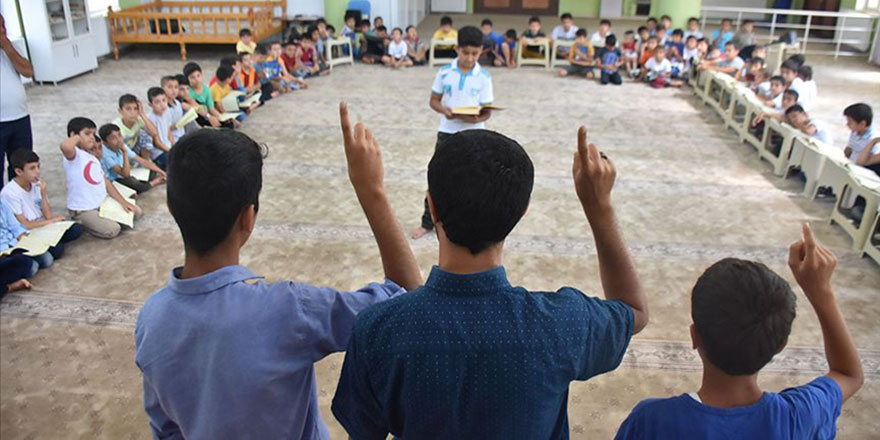 Camilerde çocuk sesi yankılanıyor