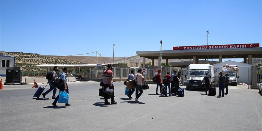 Suriyelilerin güvenli bölgelere dönüşü sürüyor